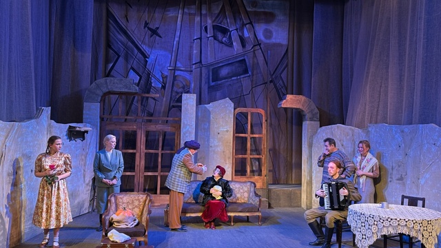 Золотая карета, Леонид Леонов