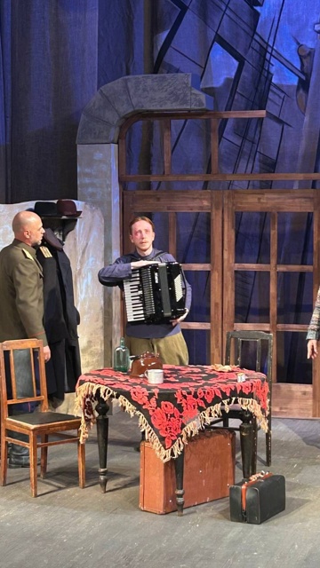 Золотая карета, Леонид Леонов